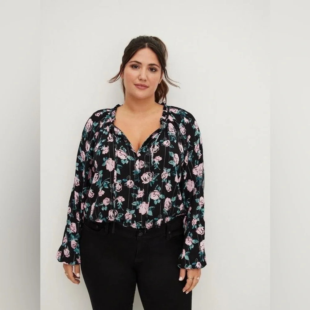 Torrid Peasant Blouse Crinkle Gauze With Lurex Floral Black women’s 1X
